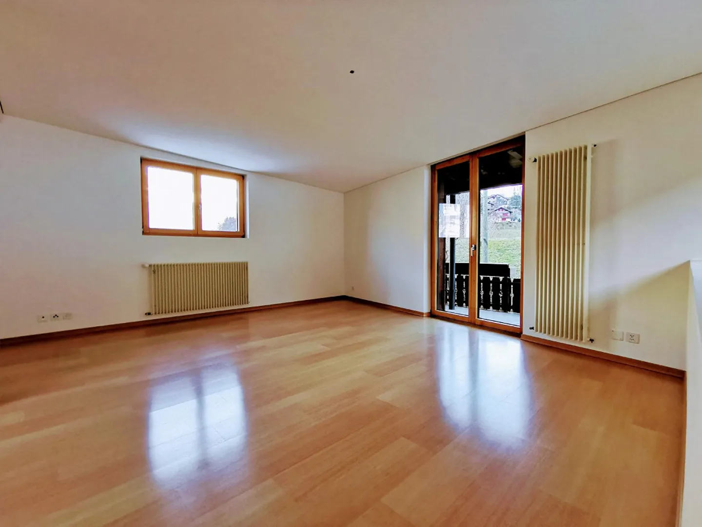Charming 4.5-room apartment with plenty of storage space in Oberterzen - Photo 4 of 13
