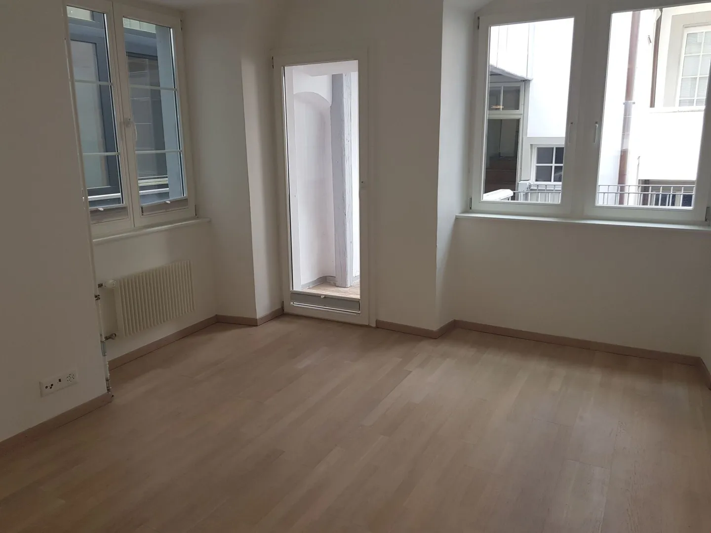 Modern Old Town Apartment - Photo 7 of 9