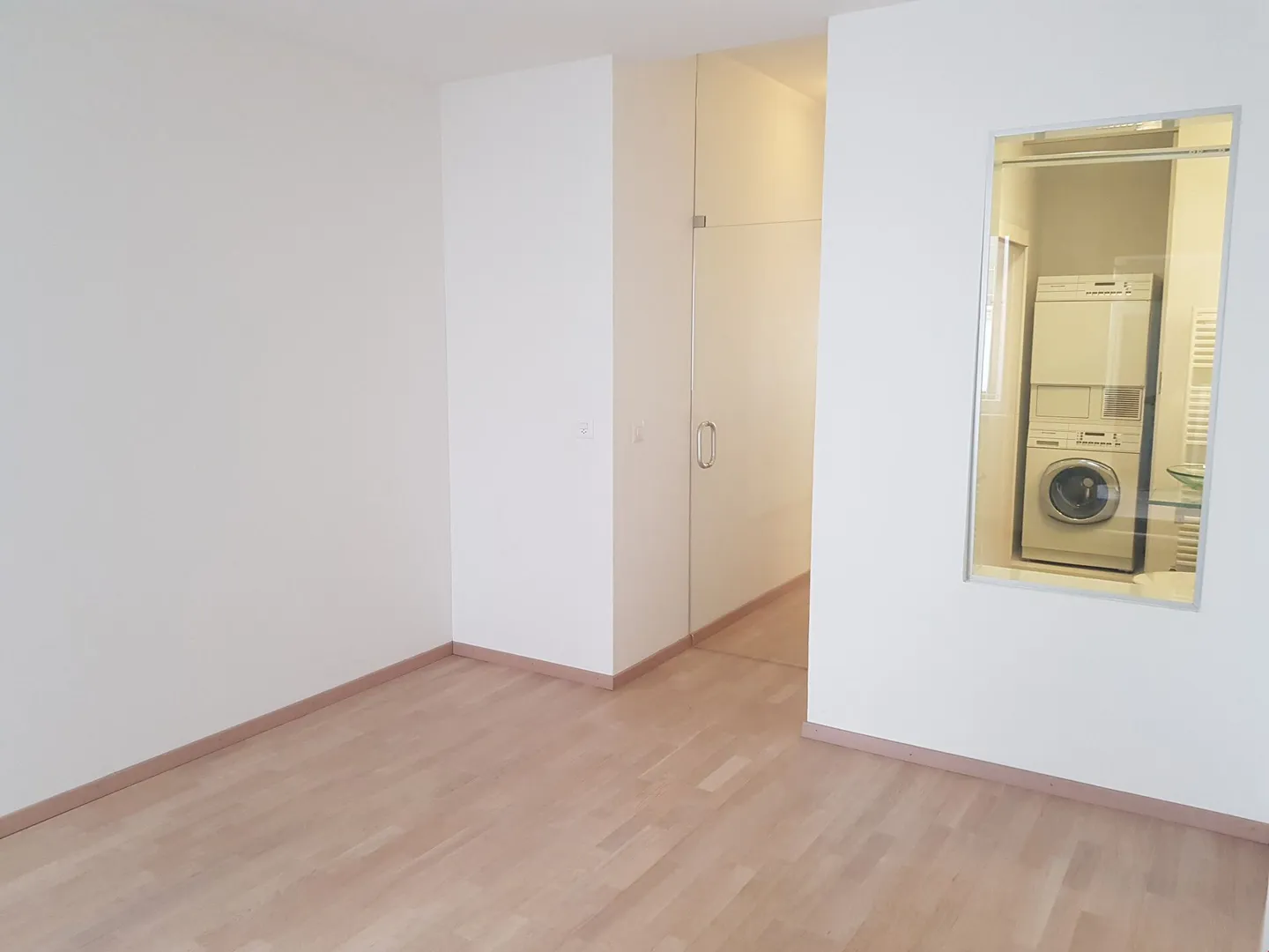 Modern Old Town Apartment - Photo 6 of 9