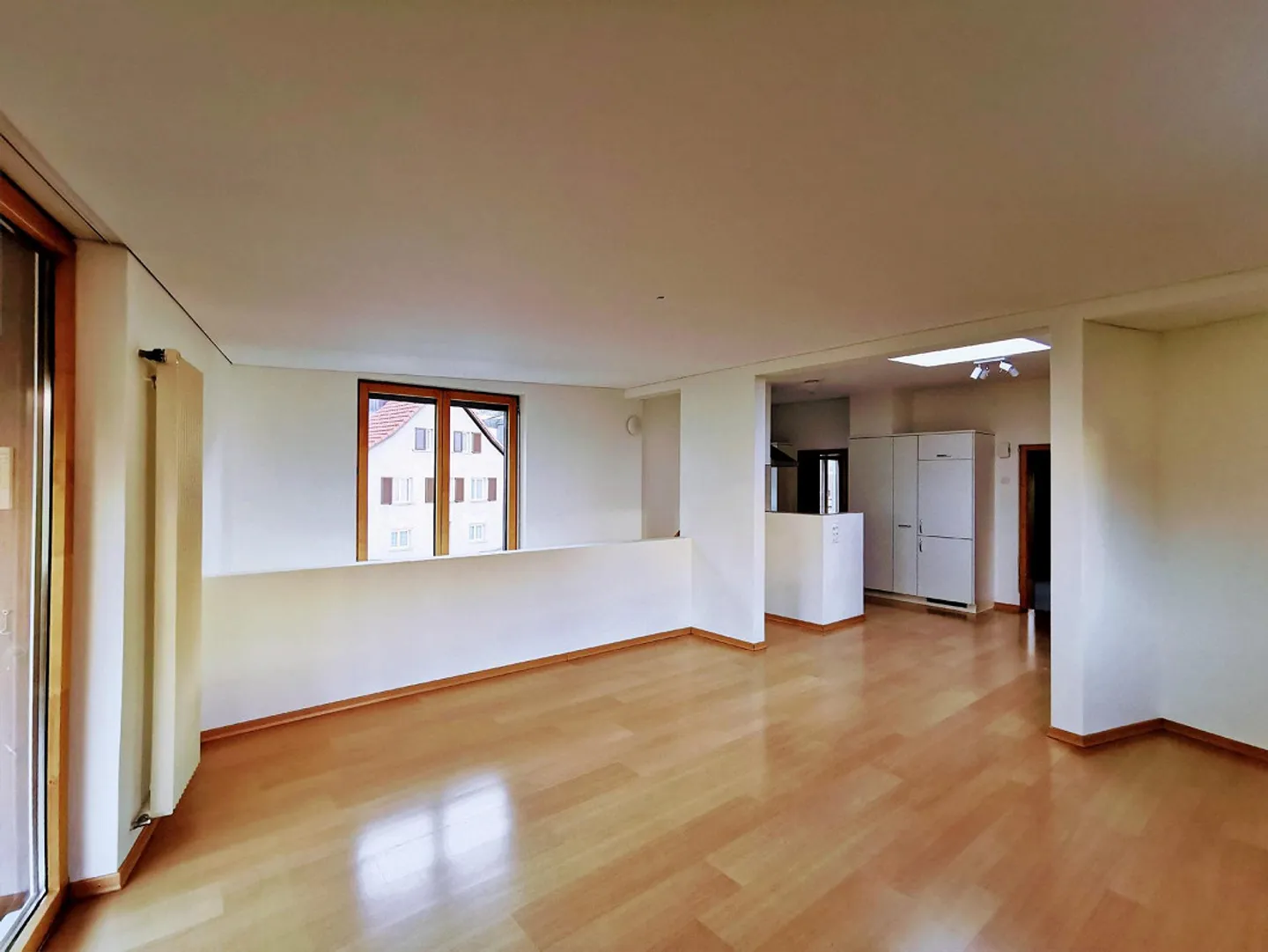 Charming 4.5-room apartment with plenty of storage space in Oberterzen - Photo 1 of 13