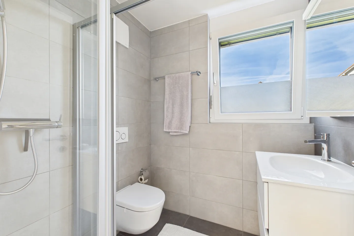 Bel appartamento recente e luminoso - Foto 7 di 9