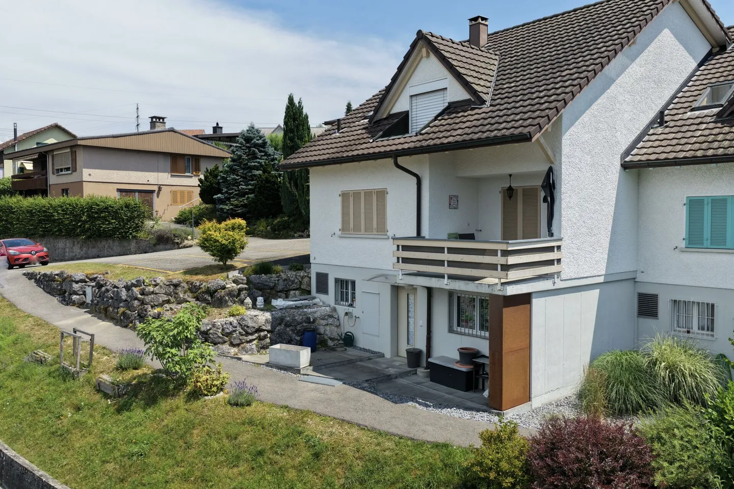 REIHENECK-EINFAMILIENHAUS IN DÄNIKEN - STEUERGÜNSTIGE GEMEINDE - Foto 1 von 8