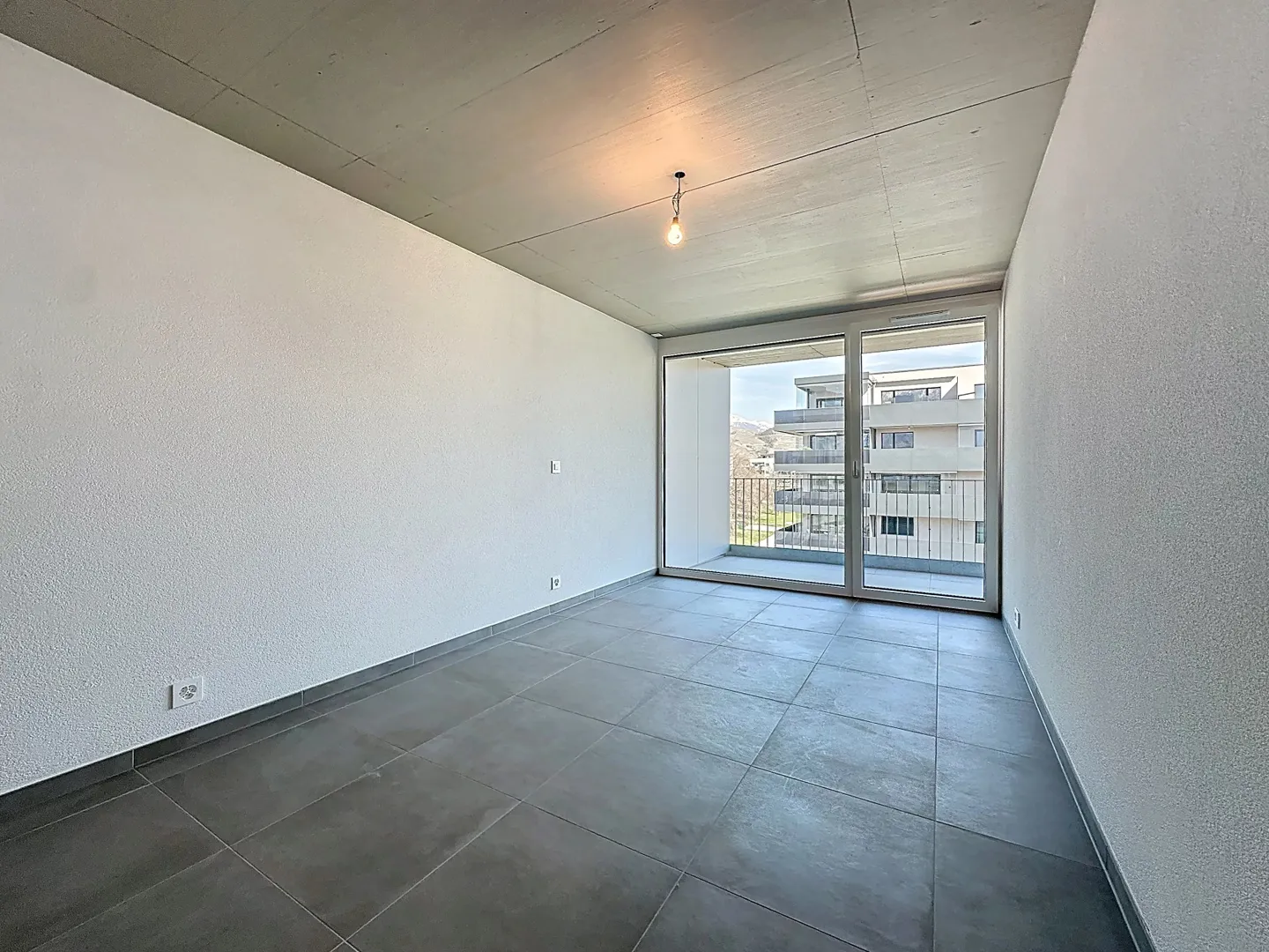 Luxuriöse 4,5-Zimmer-Wohnung in Conthey mit Panoramablick - Foto 8 von 16