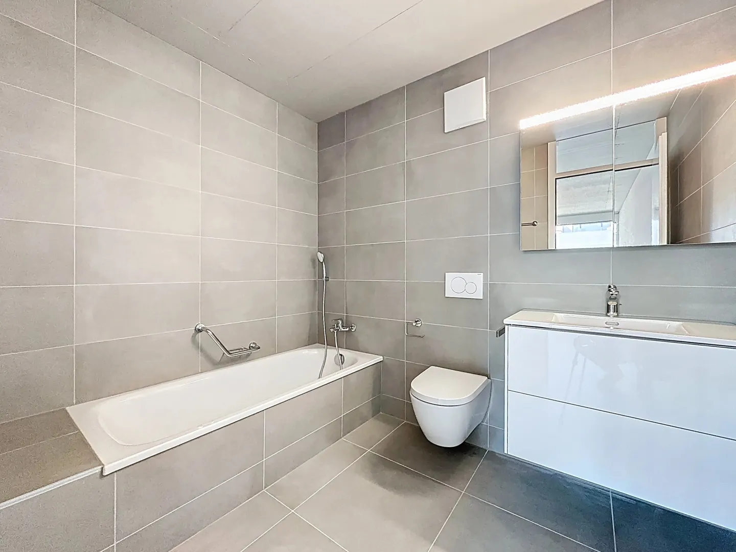 Luxuriöse 4,5-Zimmer-Wohnung in Conthey mit Panoramablick - Foto 10 von 16