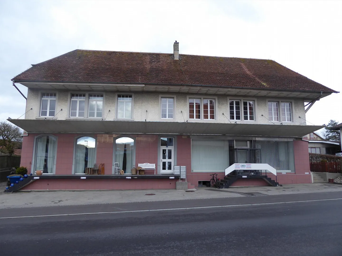 Appartement 2,5 pièces avec jardin et tout le confort - Photo 1 sur 5