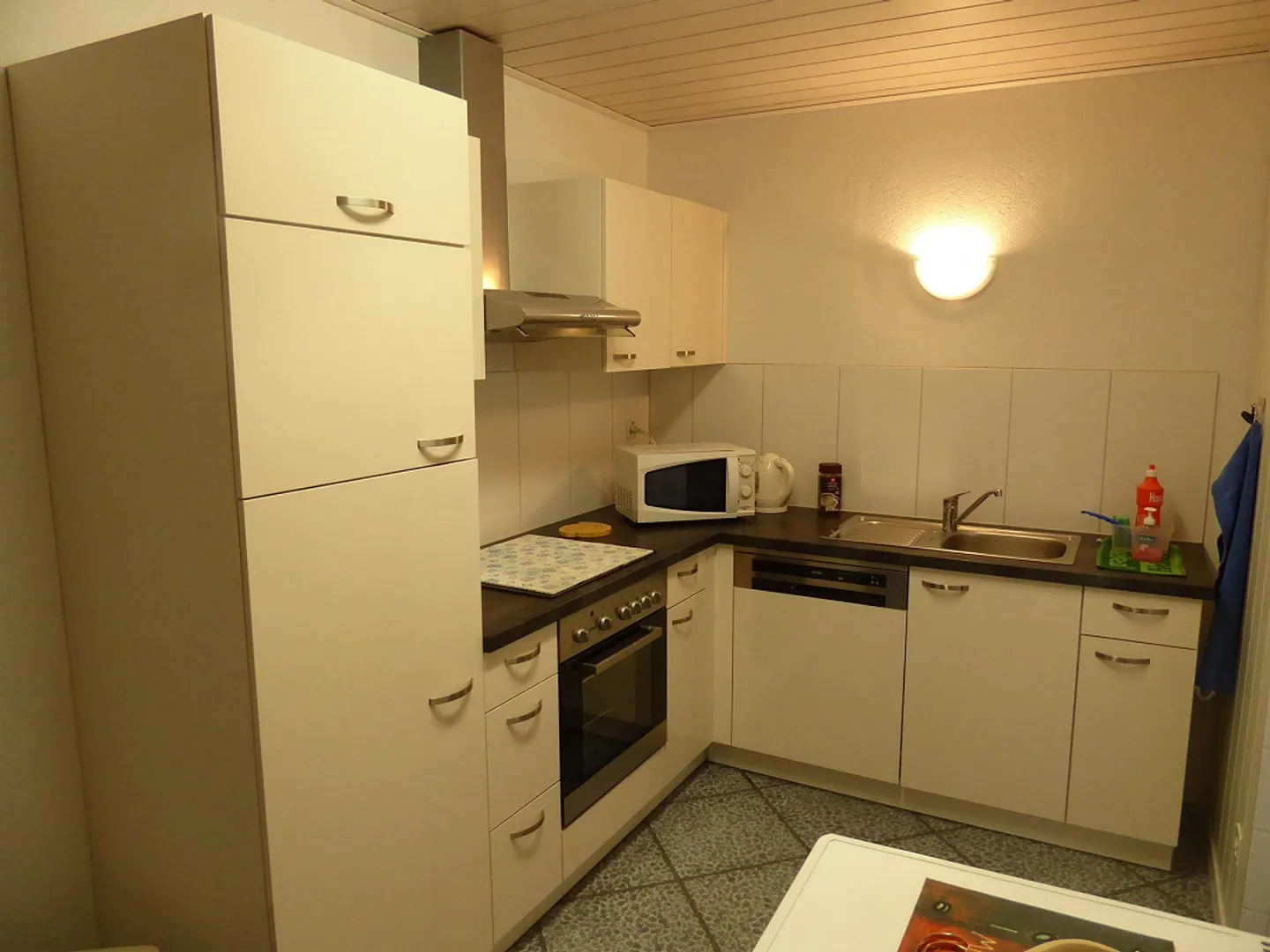 Appartement 2,5 pièces avec jardin et tout le confort - Photo 4 sur 5