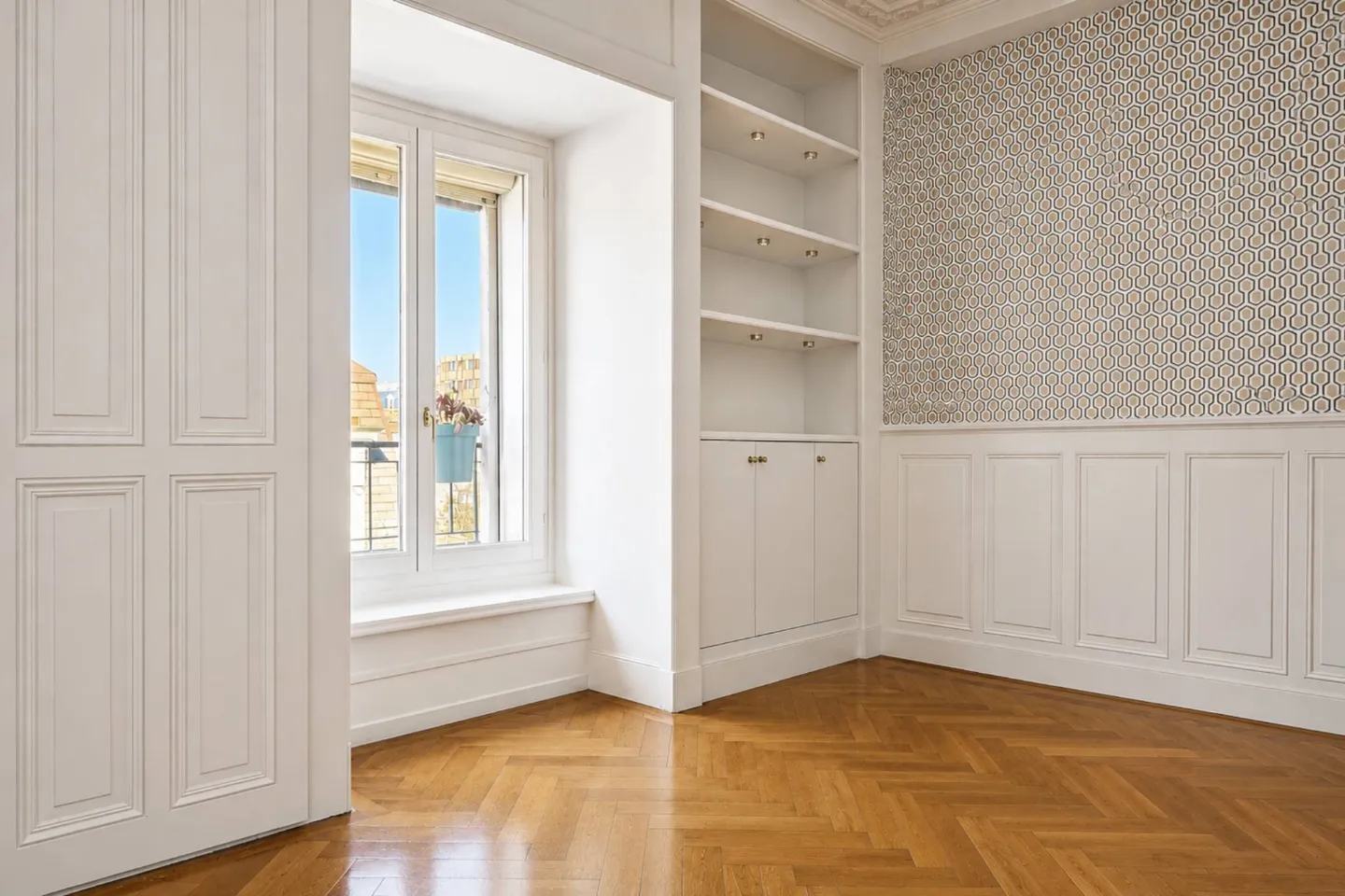 Apartment from the early 20th century in the heart of the city - Photo 7 of 10