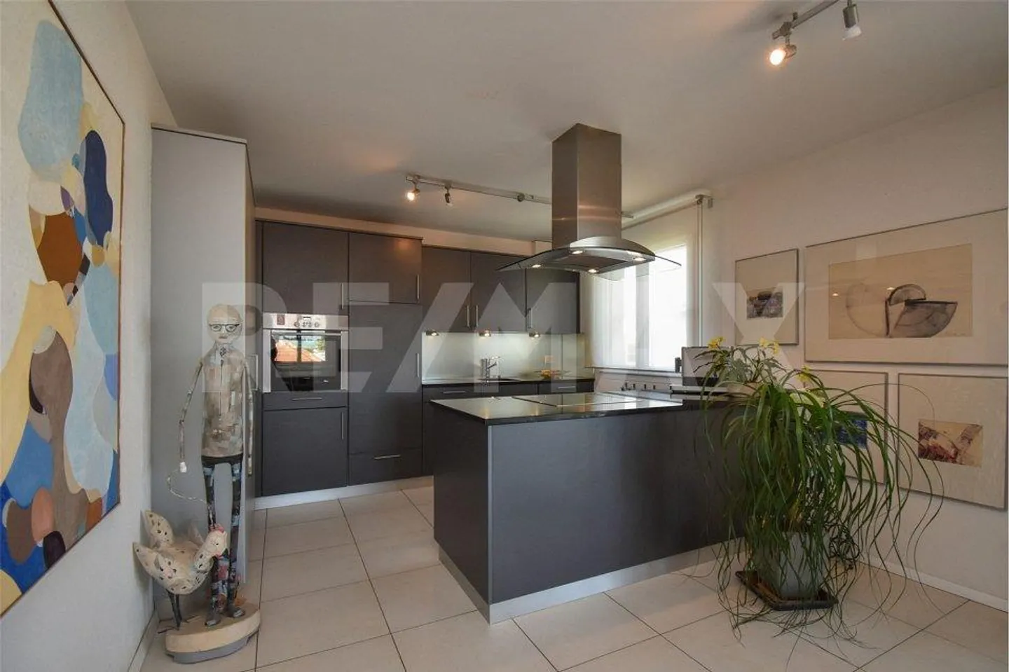 High-quality 4½ room apartment, bright, contemporary and well-kept - Photo 4 of 10