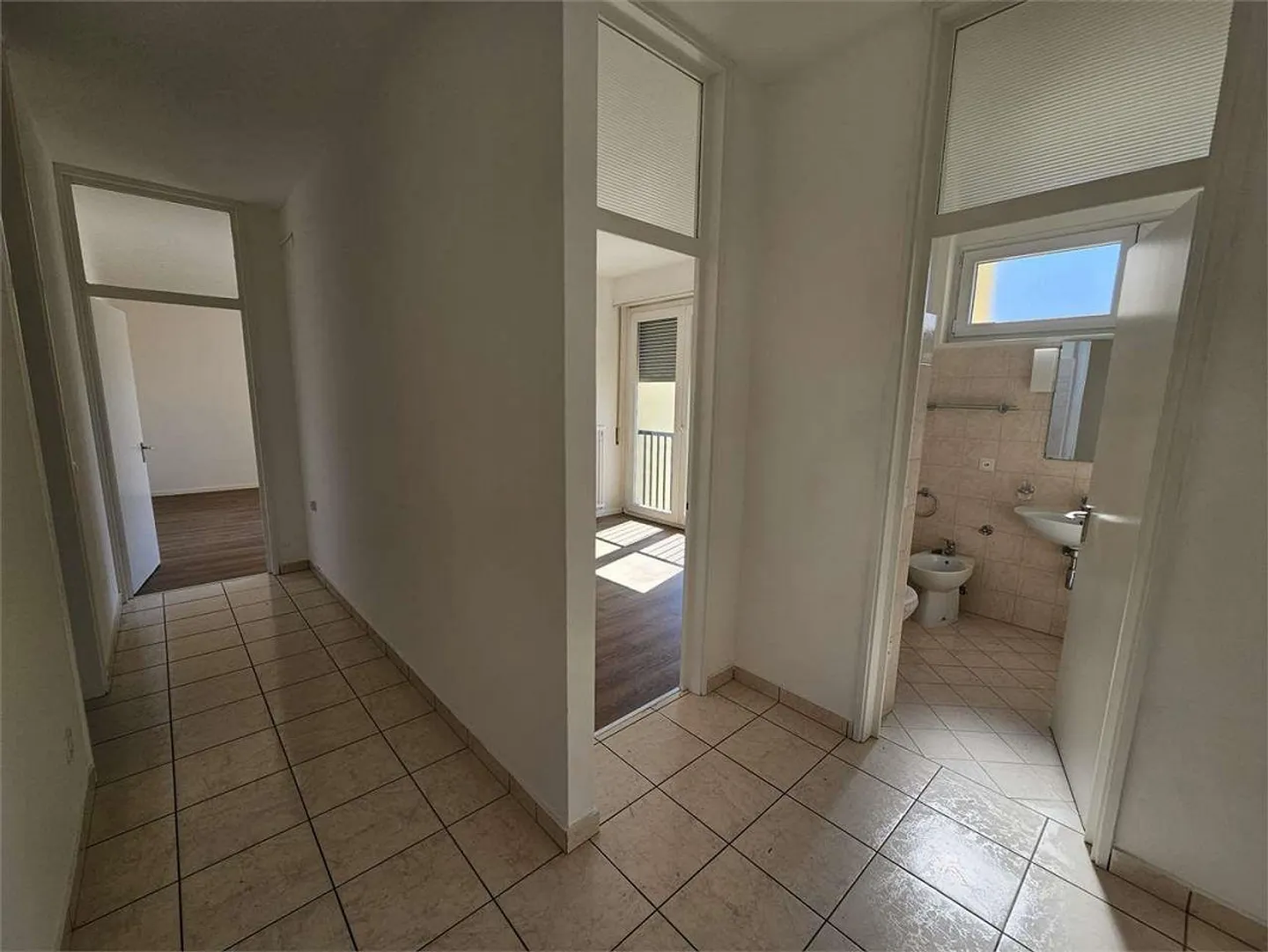 Chiasso, in affitto ottimo 3.5 locali con balcone - Foto 4 di 8