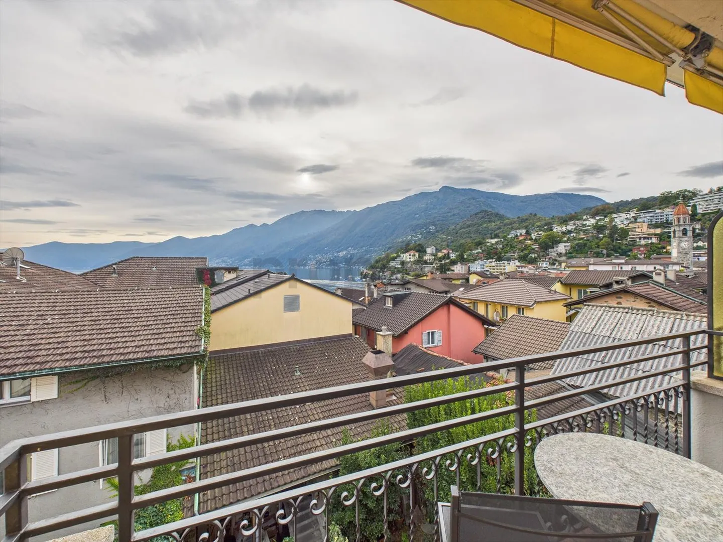 Charmante Studiowohnung mit traumhafter Aussicht in Ascona (befrist... - Foto 10 von 11