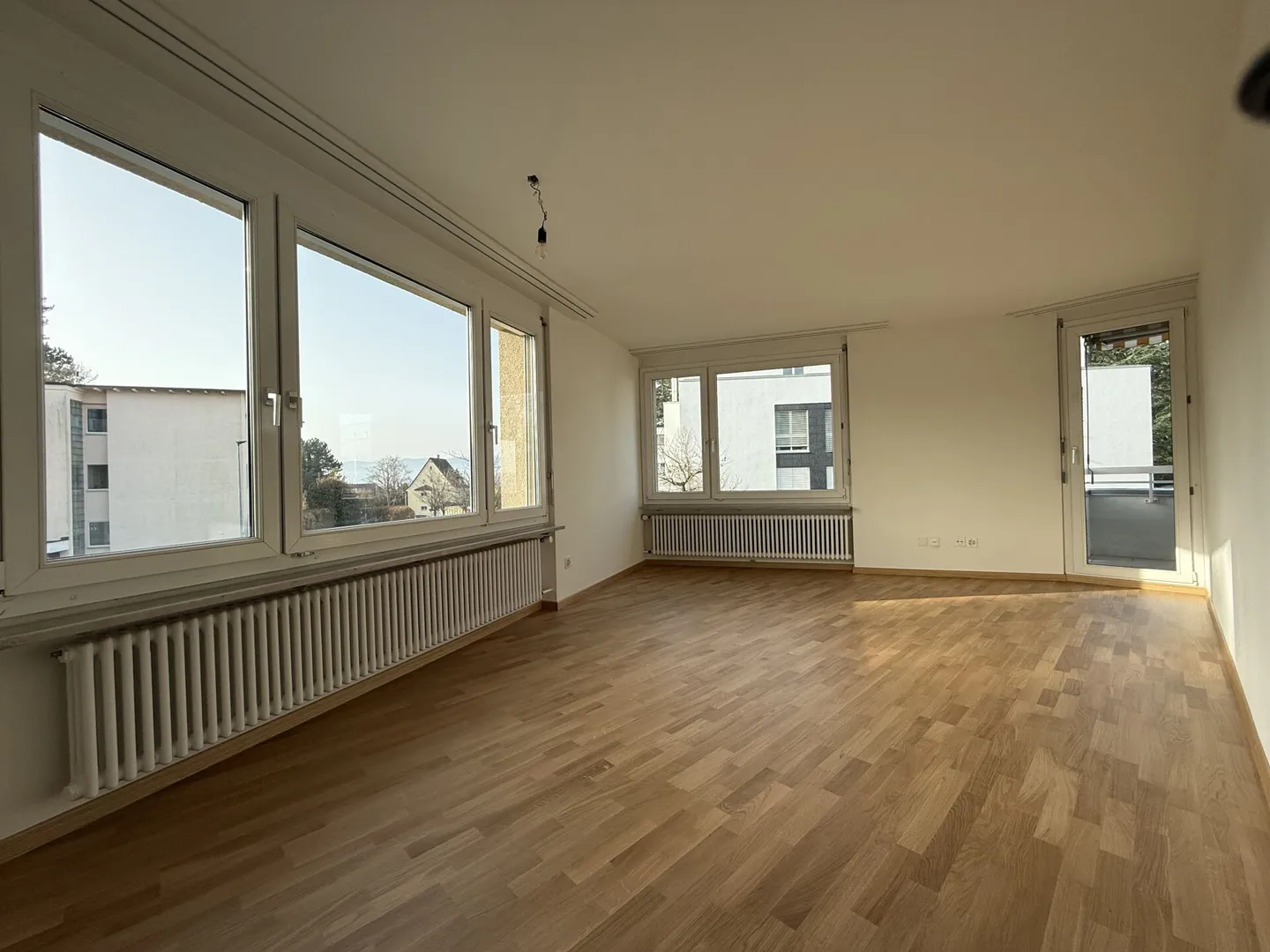 Comprehensively renovated 3-room apartment - Photo 4 of 8