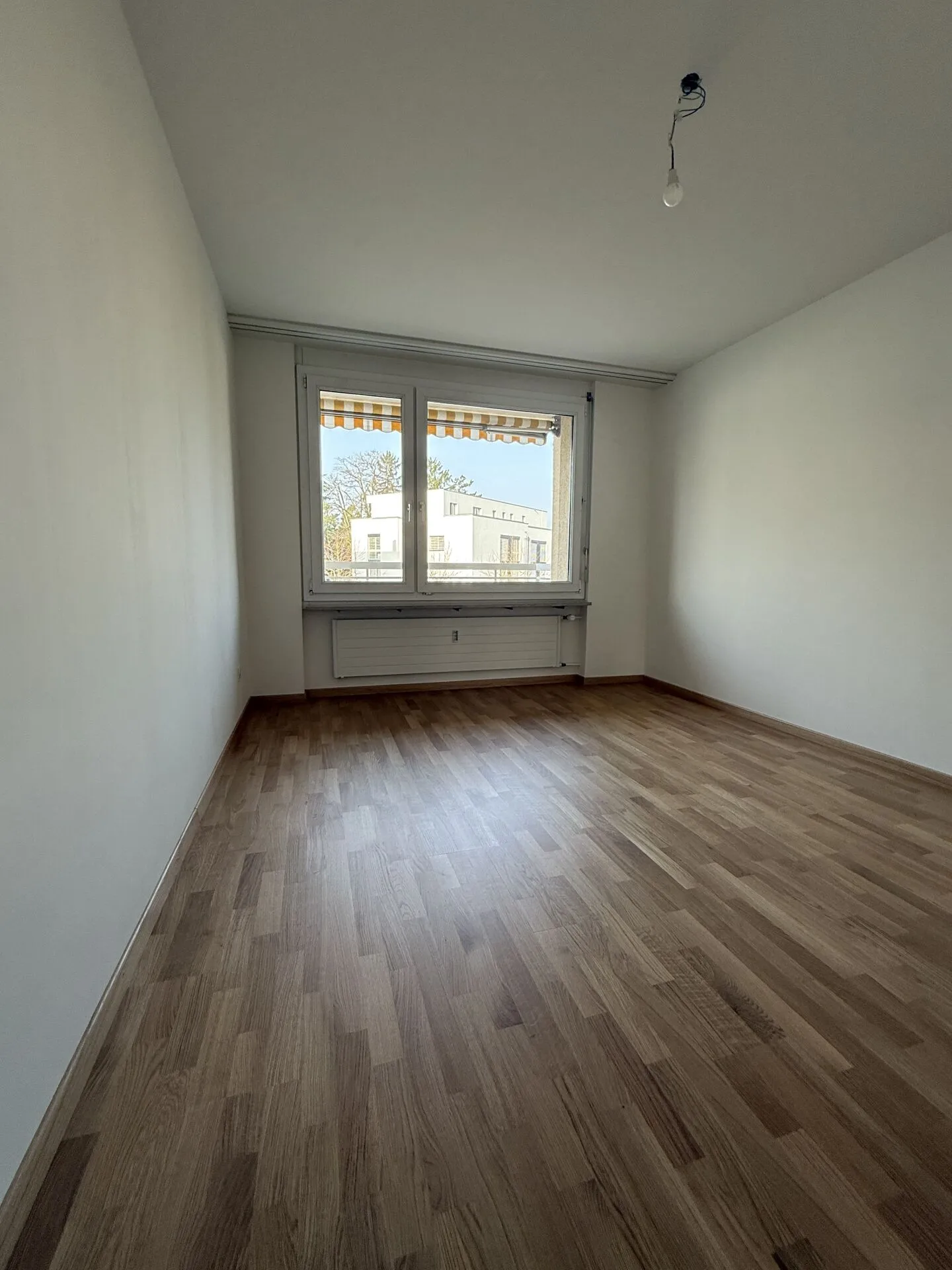 Comprehensively renovated 3-room apartment - Photo 6 of 8