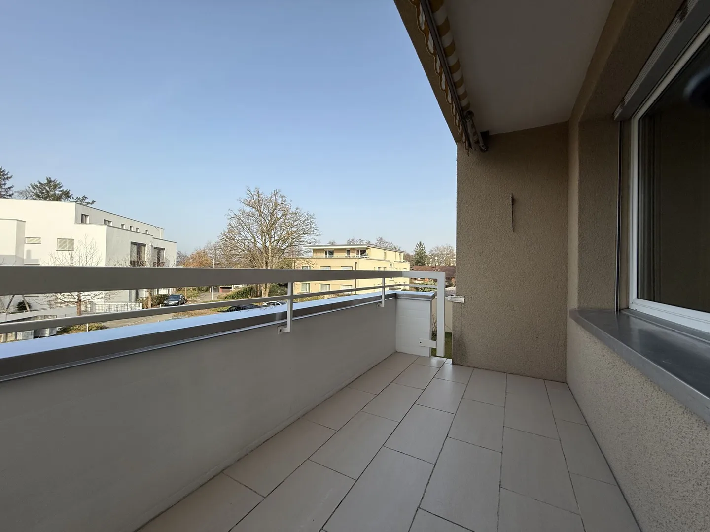 Comprehensively renovated 3-room apartment - Photo 7 of 8