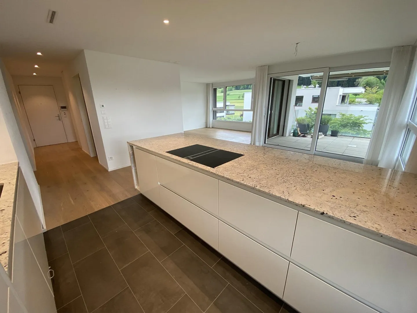 Moderne 4.5-Zimmer-Wohnung - Foto 3 von 13