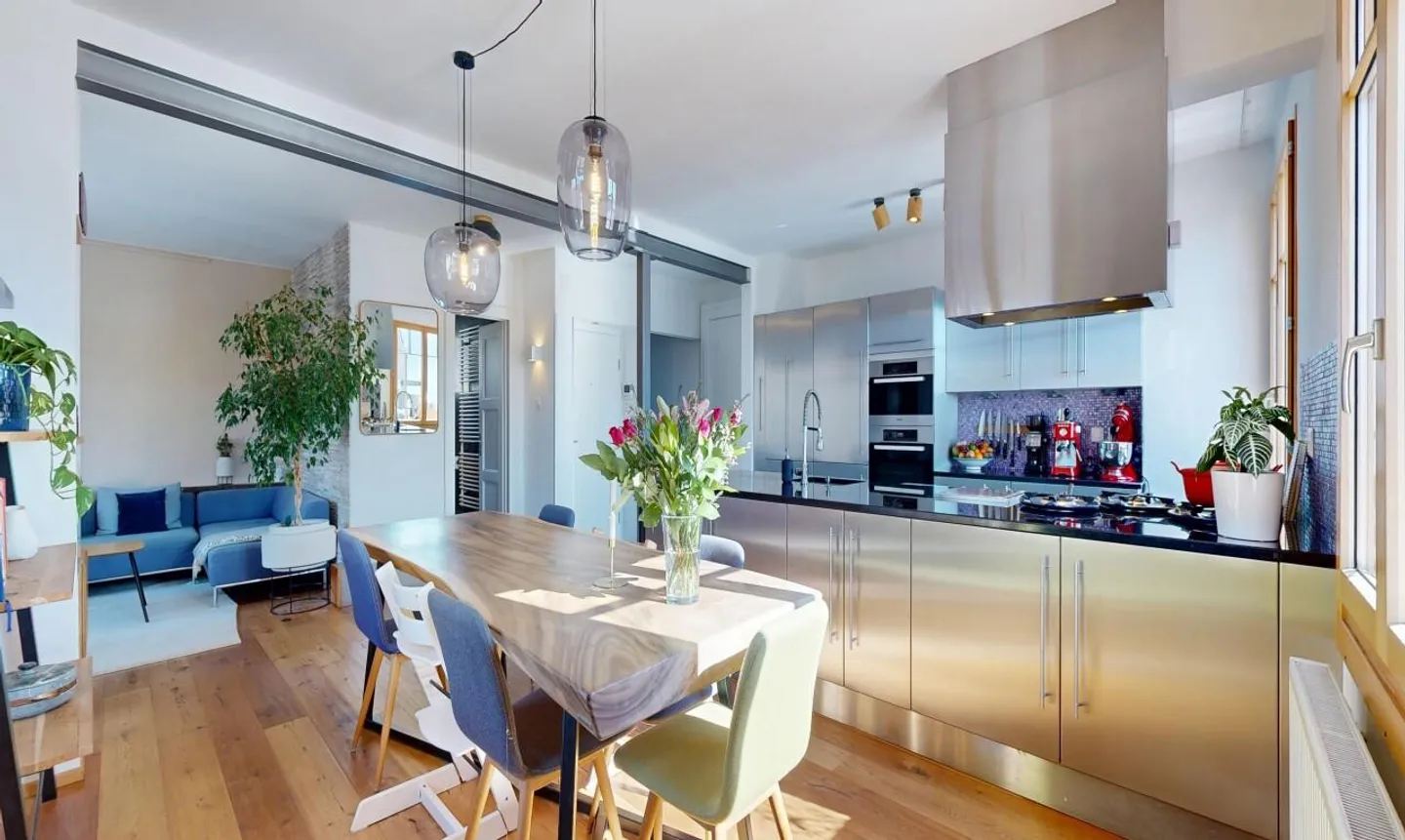 Maison villageoise rénovée avec jardin - Photo 2 sur 11