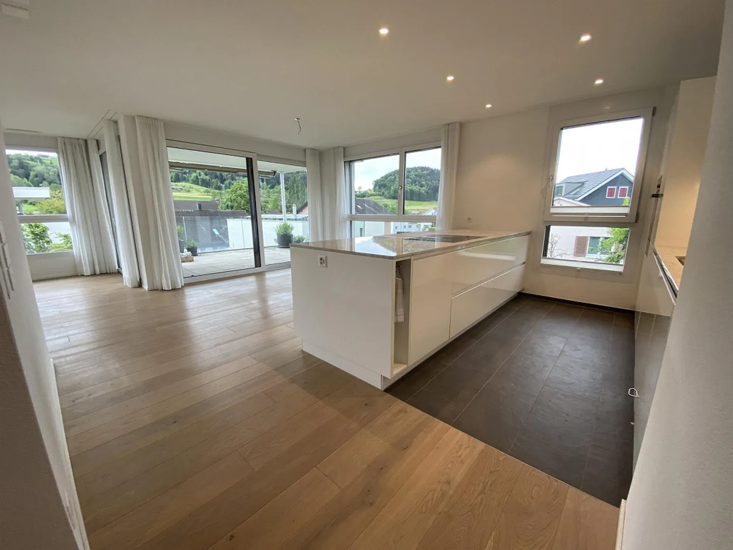 Moderne 4.5-Zimmer-Wohnung - Foto 1 von 13