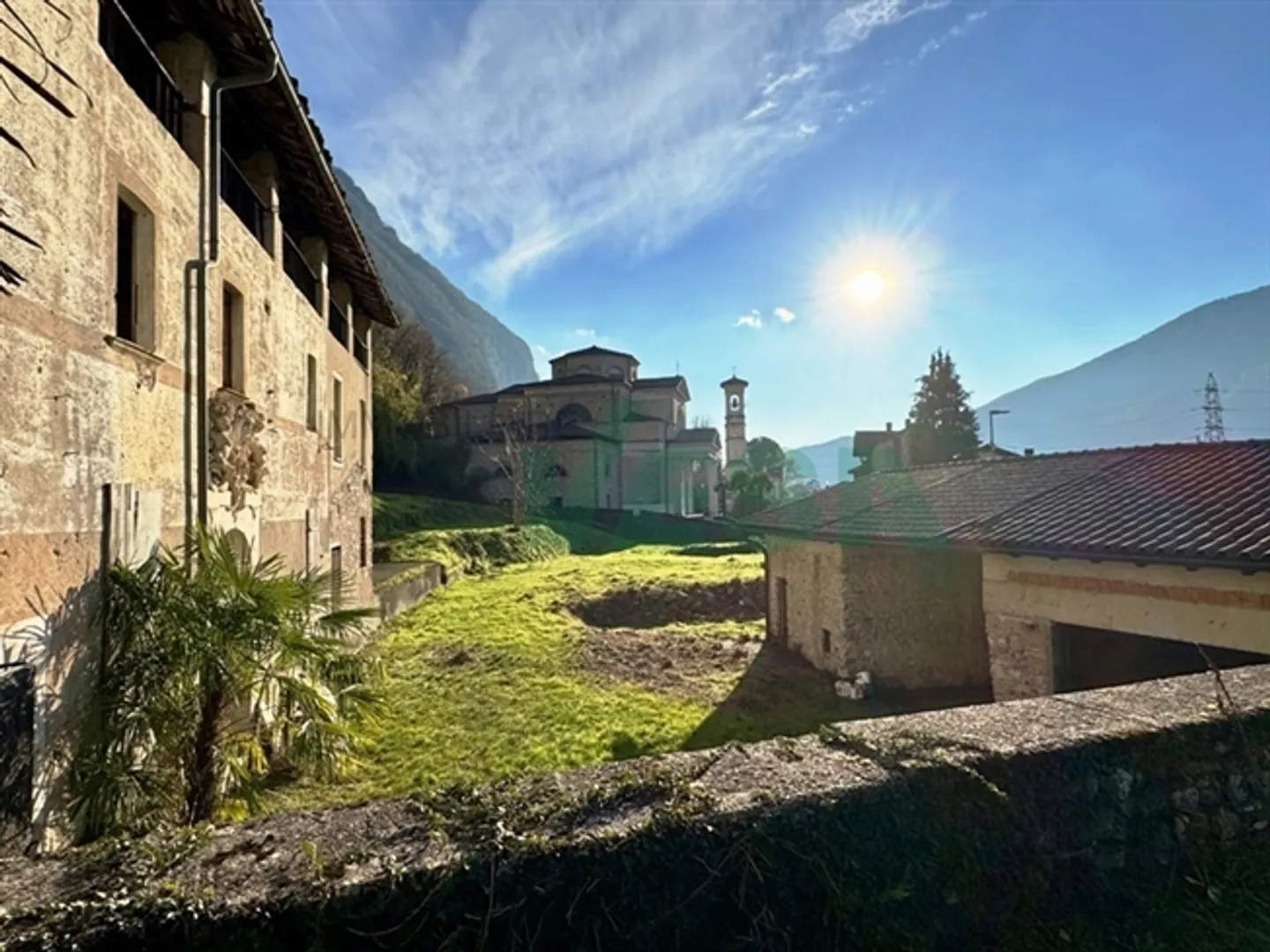 Beautiful building plot in a beautiful quiet and sunny location - Photo 1 of 5