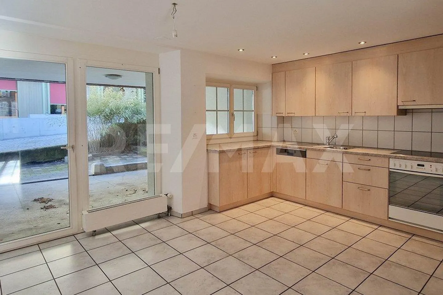 Living in a historic house with contemporary living comfort - Photo 3 of 10