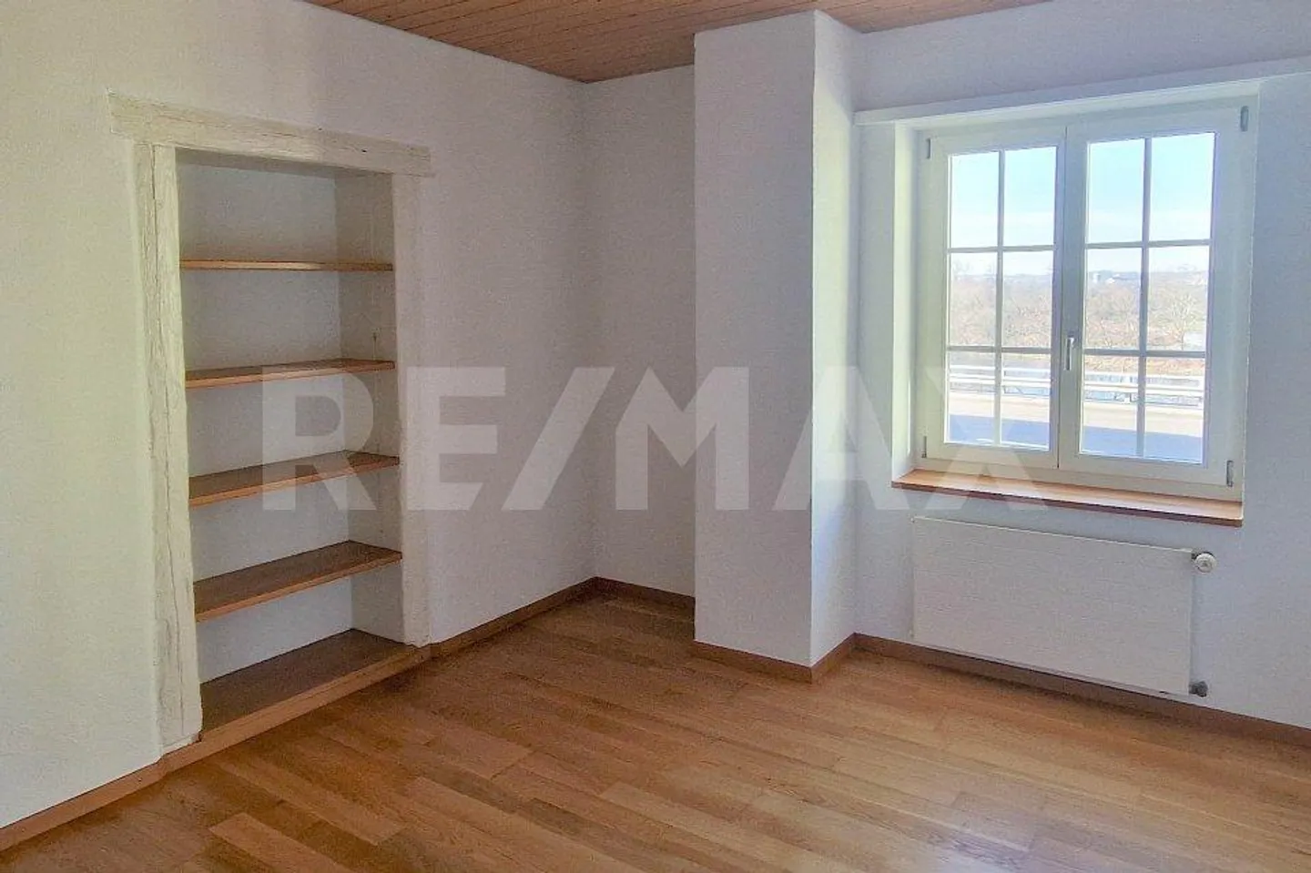 Living in a historic house with contemporary living comfort - Photo 6 of 10