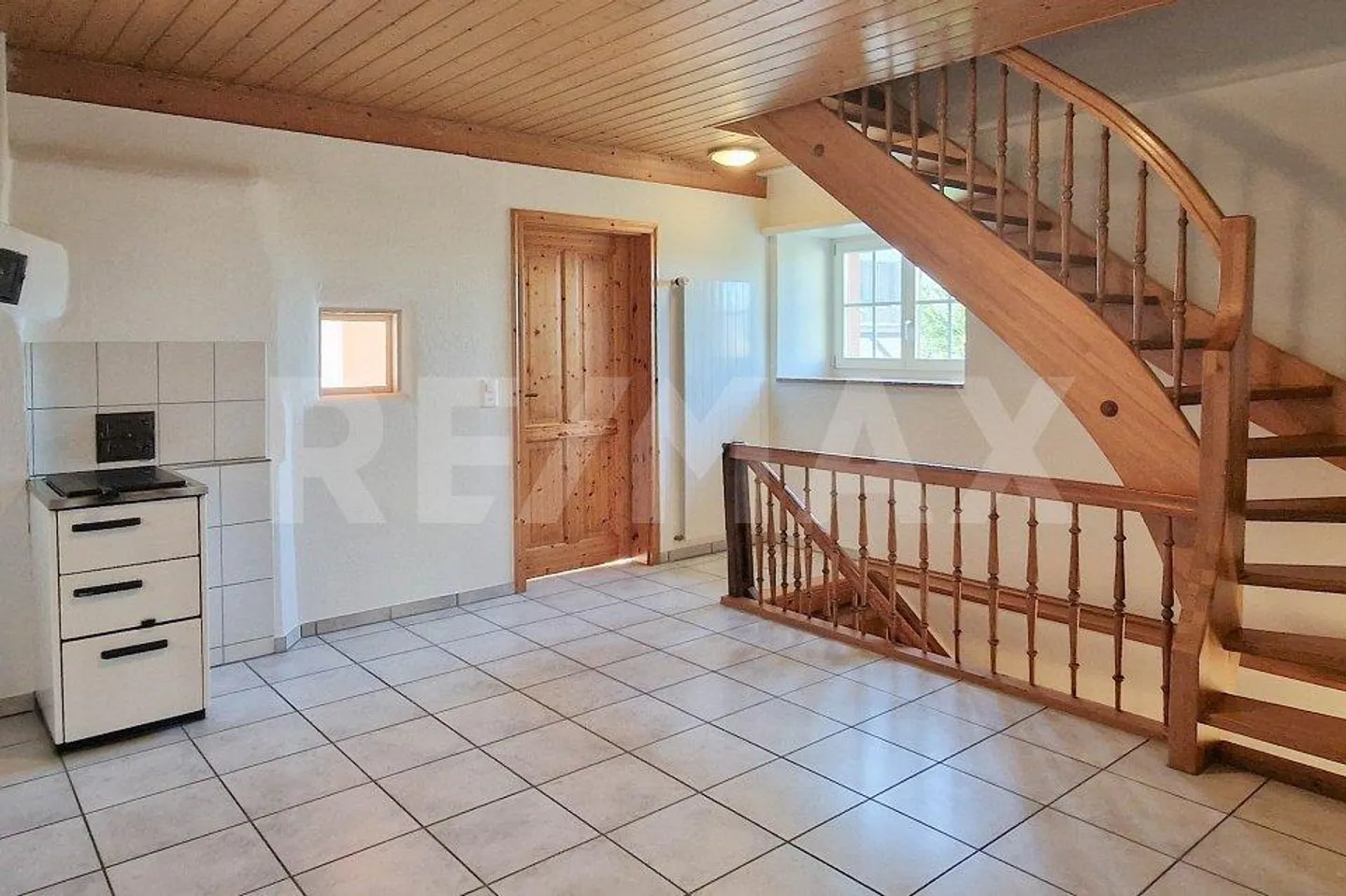 Living in a historic house with contemporary living comfort - Photo 7 of 10