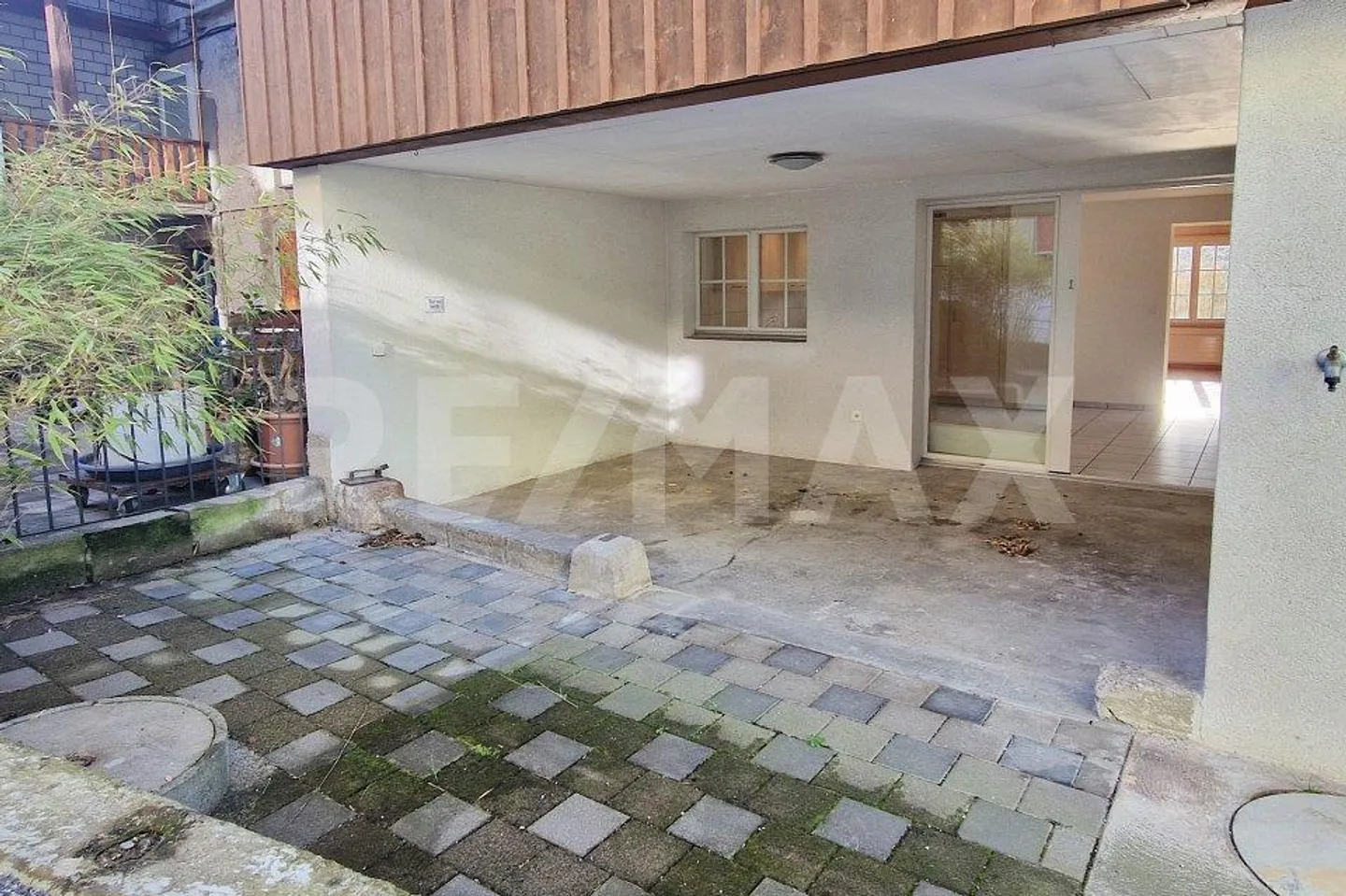 Living in a historic house with contemporary living comfort - Photo 10 of 10