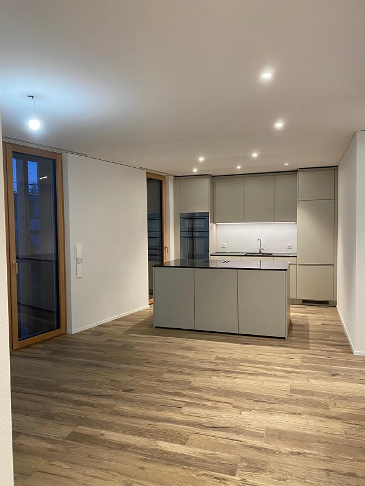 4 1/2 stanze con raffreddamento - Foto 2 di 12