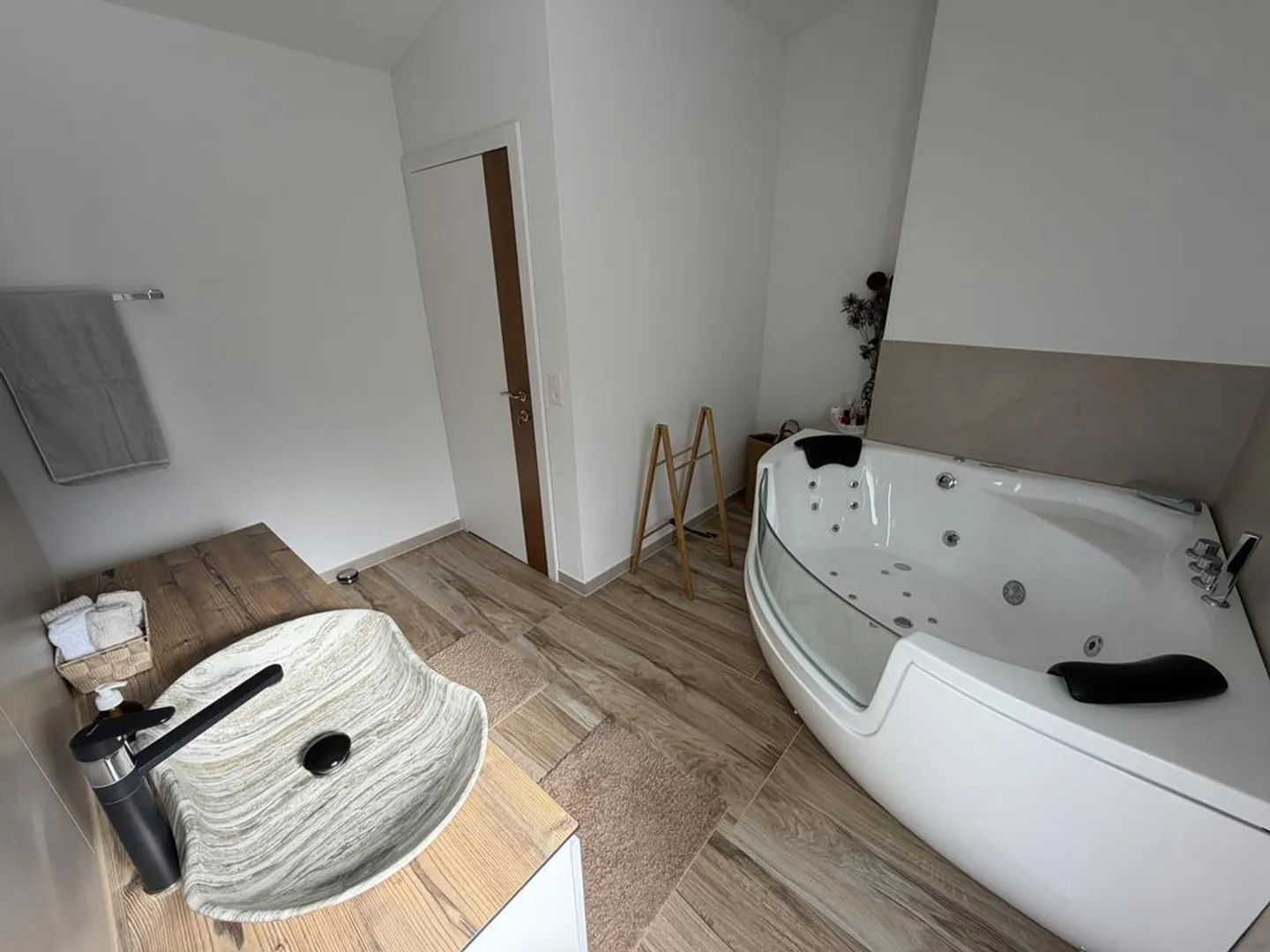 Charmantes Duplex mit Traumhaftem Blick - Foto 10 von 11