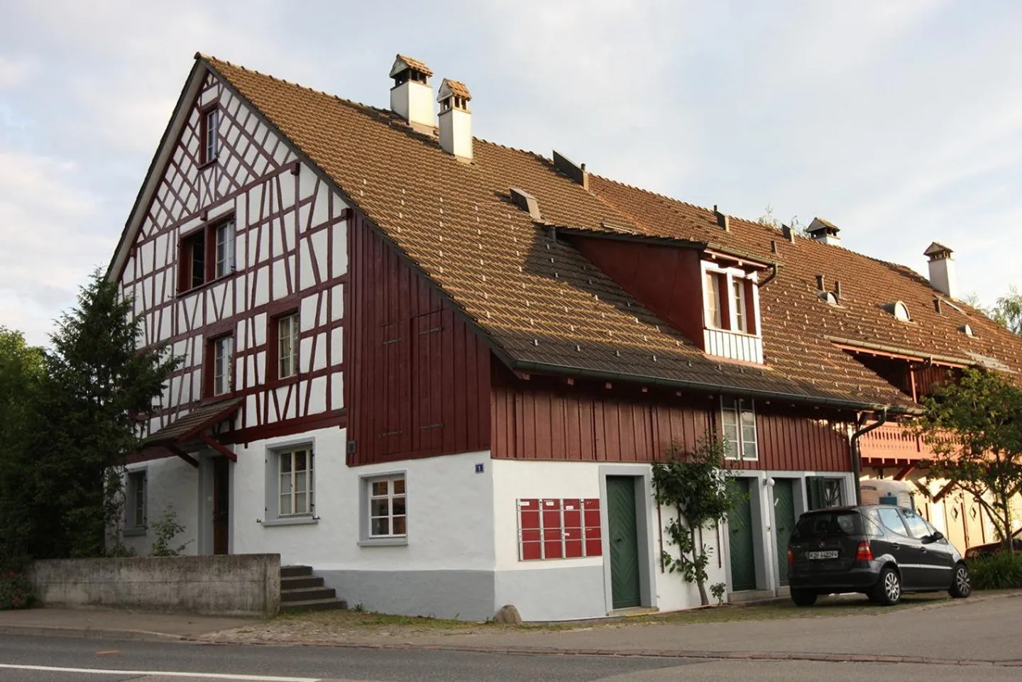 Wohnen mit Blick ins Grüne - 2-Zimmerwohnung in Bauernhaus - Foto 1 von 6