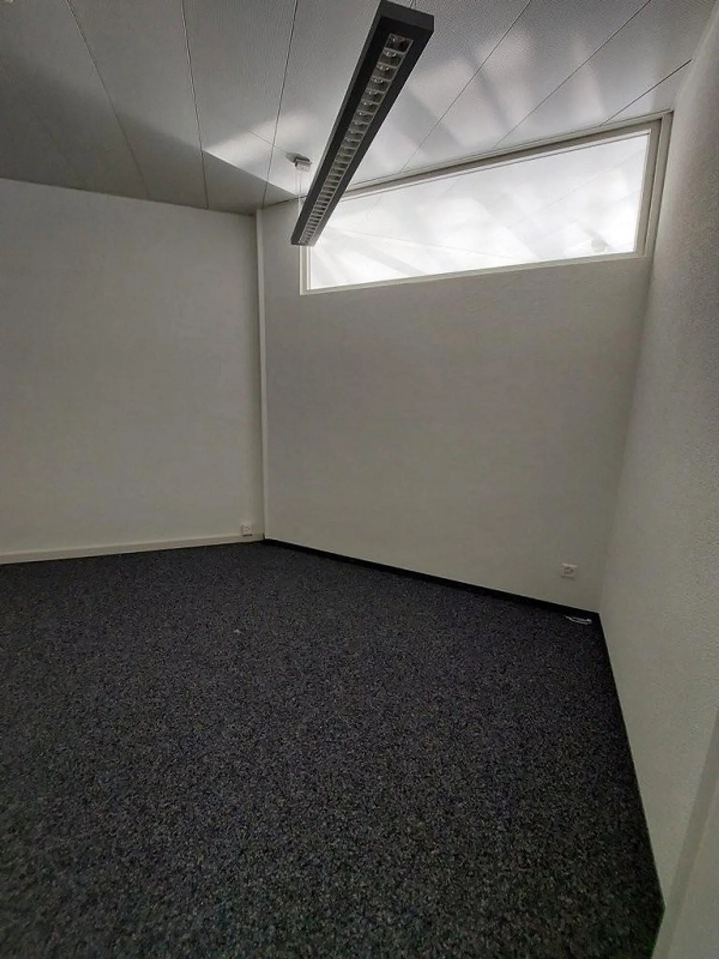 Bureau lumineux et central à louer à Huttwil - Photo 5 sur 6