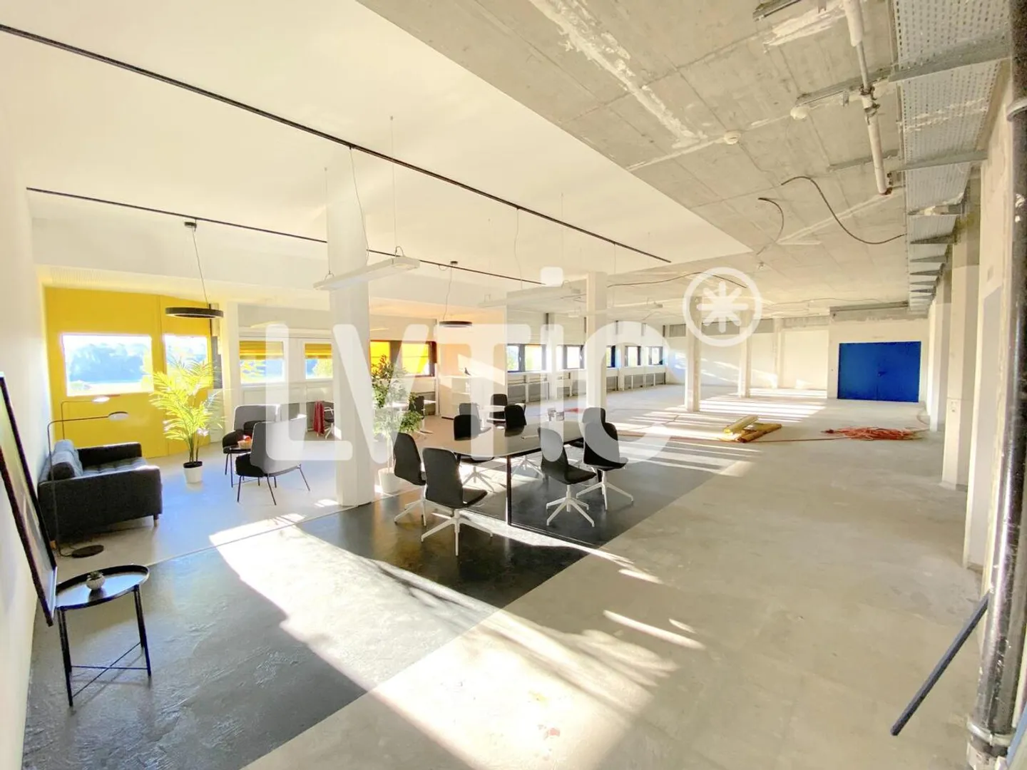 Atelier, bureaux de 520 m2 divisibles à partir de 200 m2 à Gland - Photo 3 sur 6