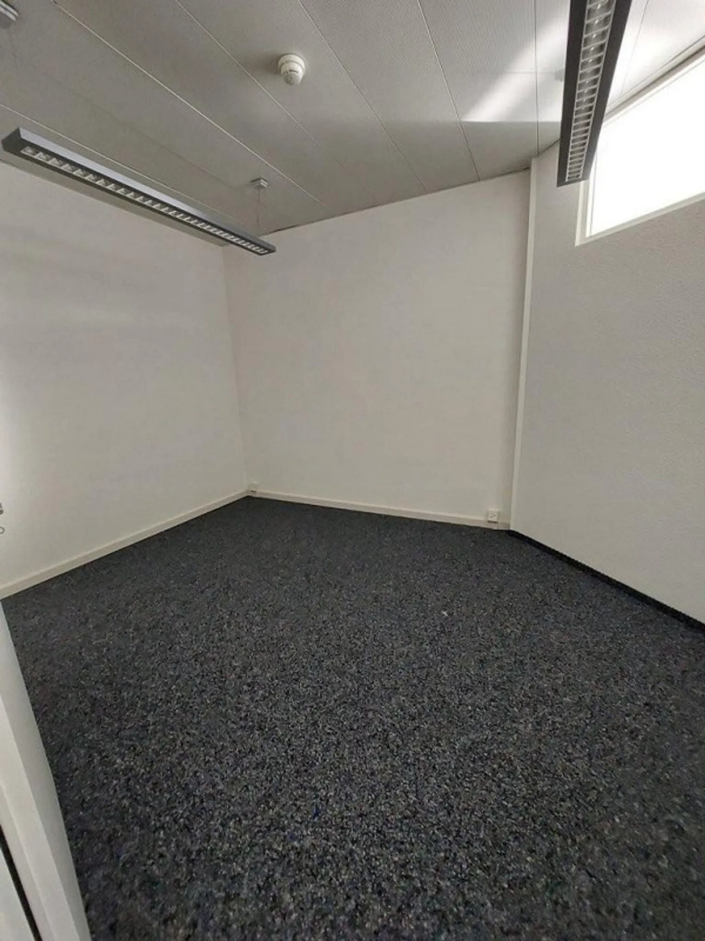 Bureau lumineux et central à louer à Huttwil - Photo 4 sur 6