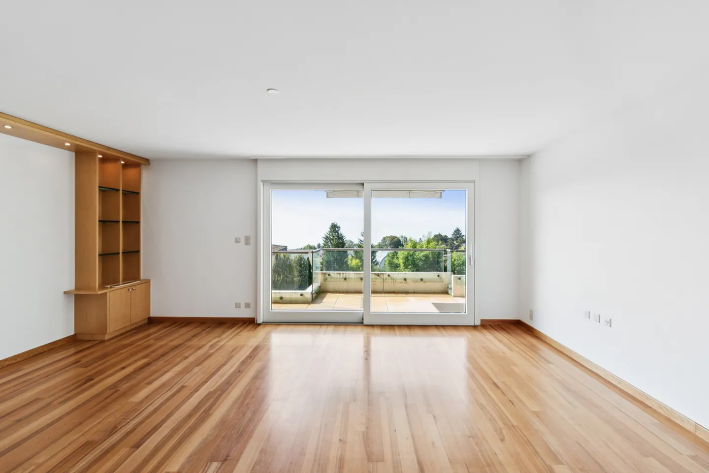 Superb 3.5-room apartment with terrace and a beautiful view - Photo 3 of 9