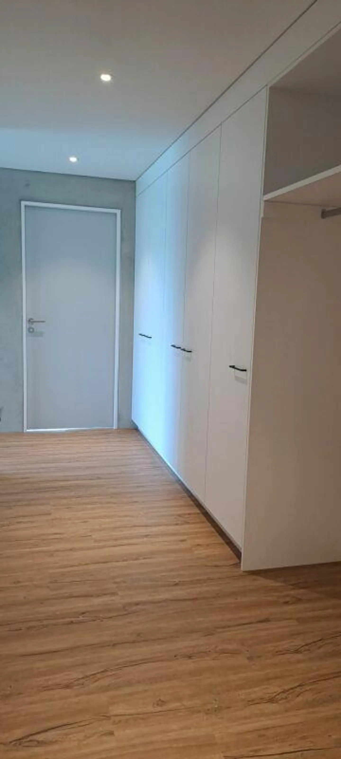 Appartamento luminoso di 3,5 locali con ampio balcone - Foto 4 di 9