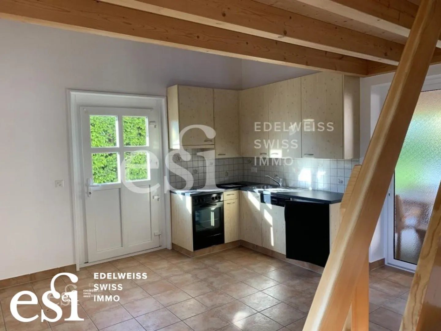 For rent, nice 2.5 rooms with mezzanine in villa in Muraz - Photo 5 of 10