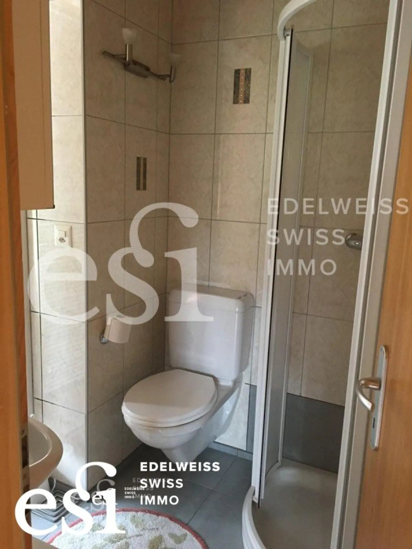 For rent, nice 2.5 rooms with mezzanine in villa in Muraz - Photo 9 of 10