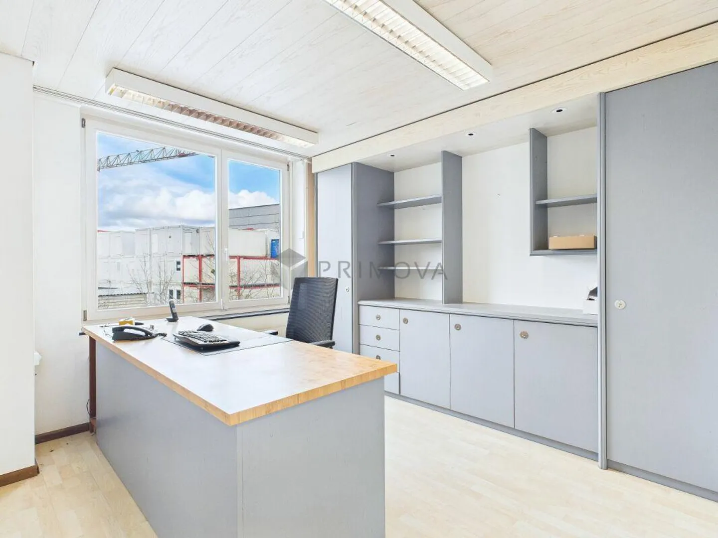 Proprietà commerciale attraente di 320m² in una posizione privilegiata (area portuale) - Foto 2 di 9