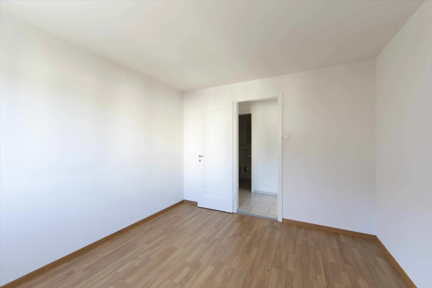 Apartment for rent - Photo 7 of 8