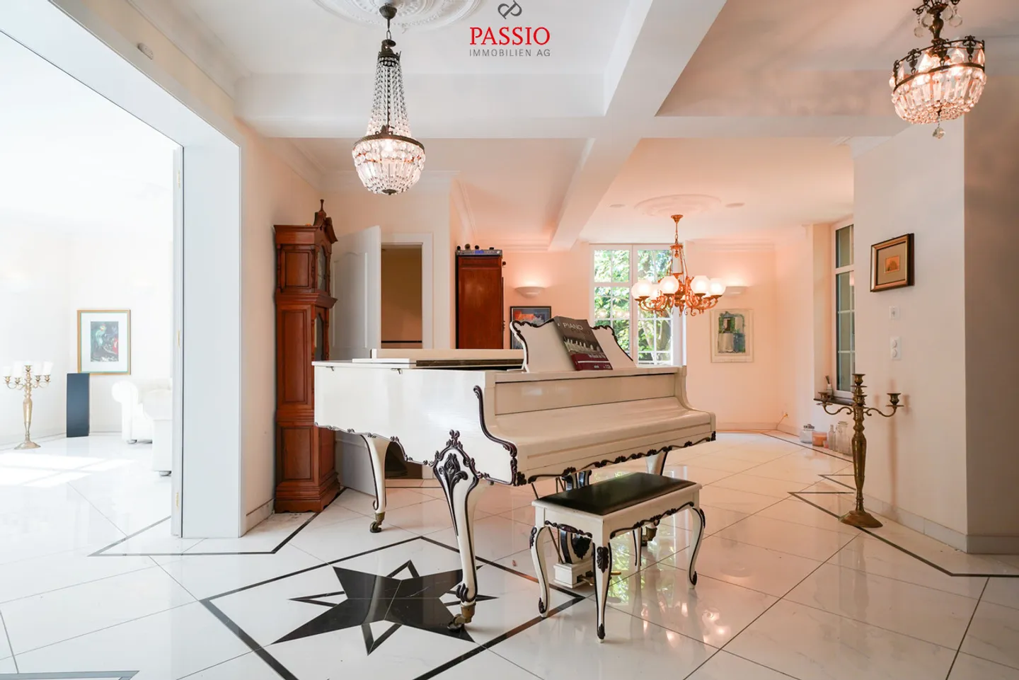 Vivere maestoso a Biel: Casa unifamiliare di lusso con 9,5 stanze - Foto 6 di 17