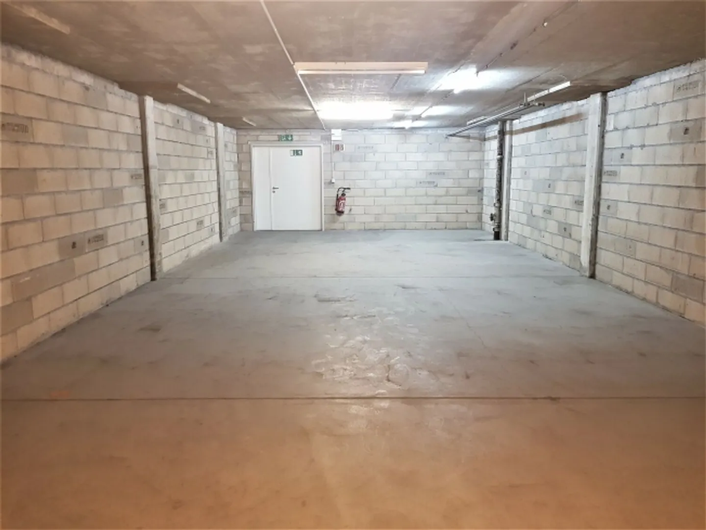 Zona in Budron - Piattaforma di carico disponibile - Deposito di 83 m2 - Foto 2 di 3