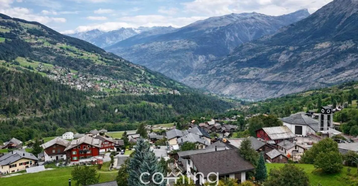 Attractive building plot in Bürchen with magnificent mountain views - Photo 2 of 4