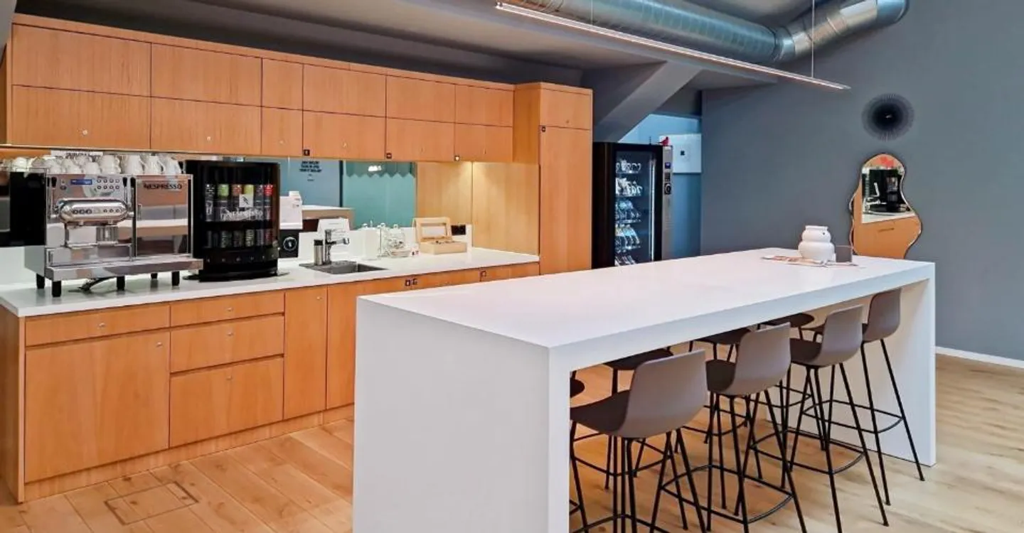 Office space for 3 in Spaces Z.ONE - Photo 9 of 10
