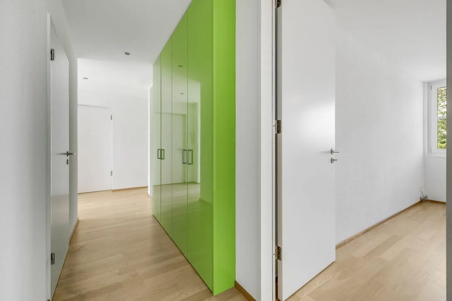 Attico con due terrazze soleggiate in un ambiente verde - Foto 10 di 13