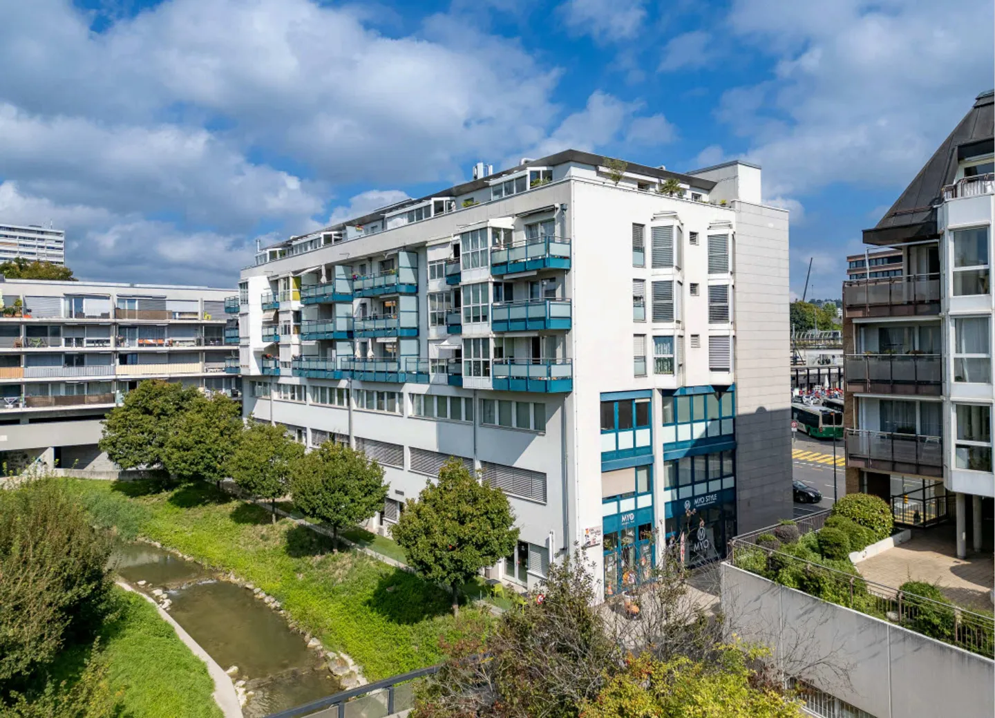 Commerce - Photo 4 of 10