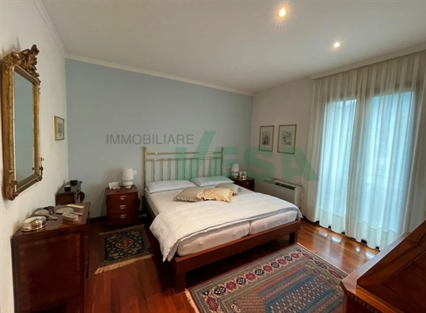 Duplex elegante e luminoso di 6,5 stanze in una posizione esclusiva - Foto 3 di 11