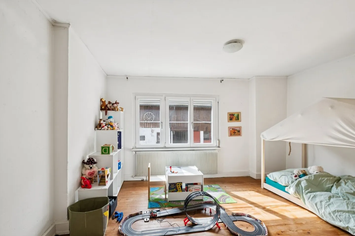 Charmantes Eckhaus mit Potenzial - Foto 4 von 6