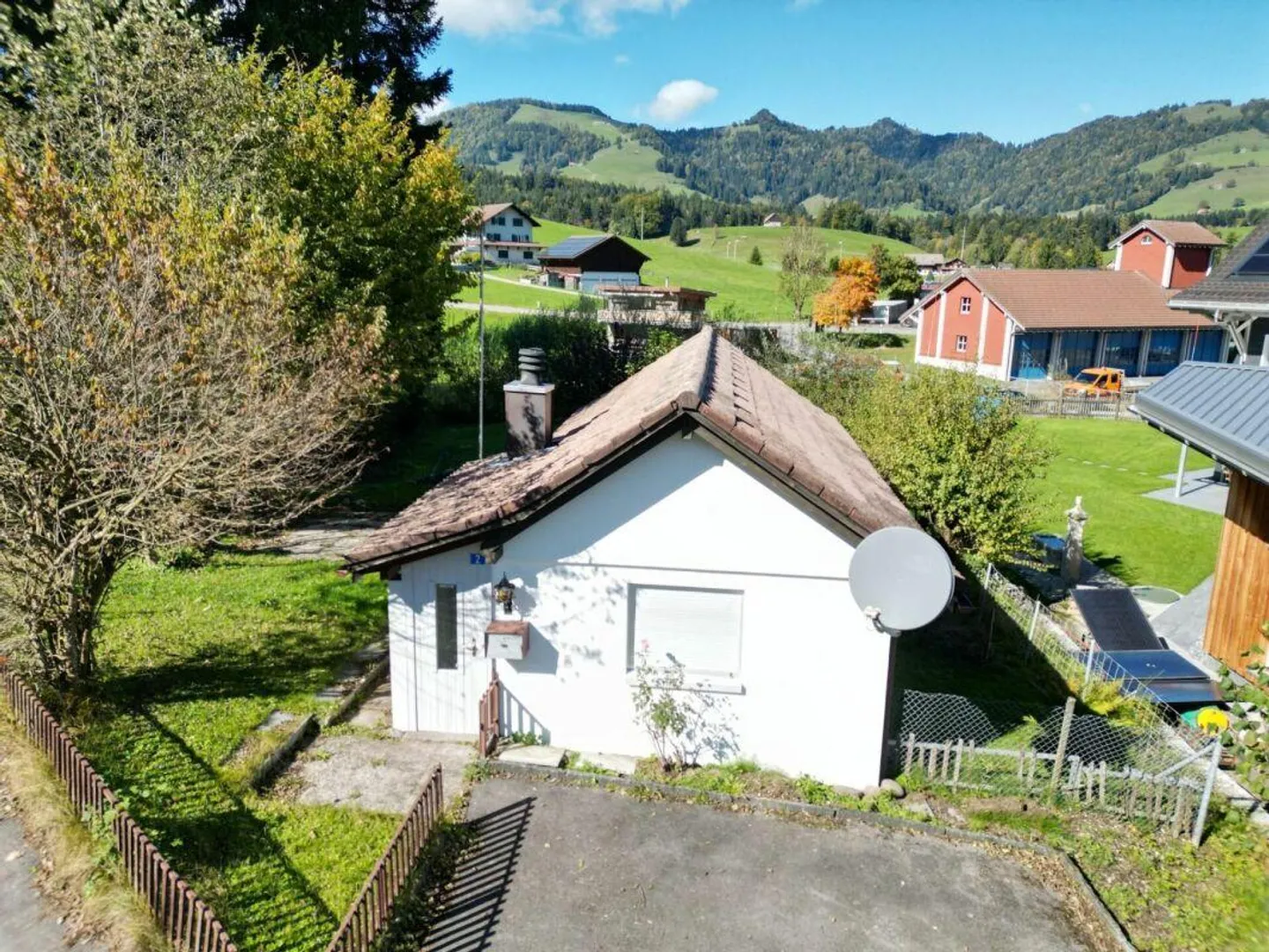 Small residential or holiday home with garden in sunny location - Photo 1 of 9