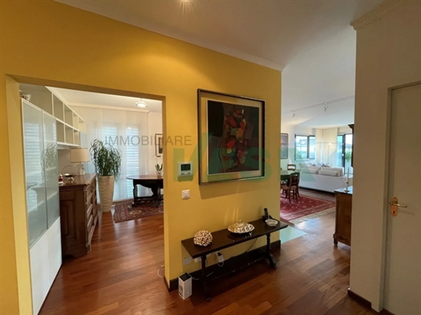 Duplex elegante e luminoso di 6,5 stanze in una posizione esclusiva - Foto 6 di 11