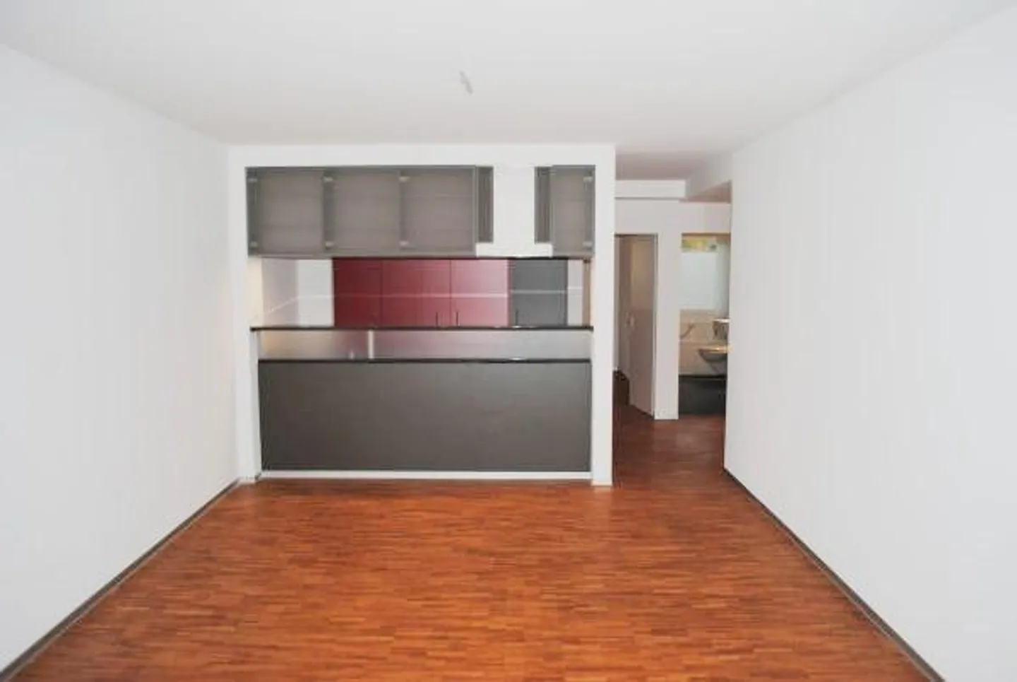 Moderne Wohnung am Eigerplatz - Foto 3 von 8