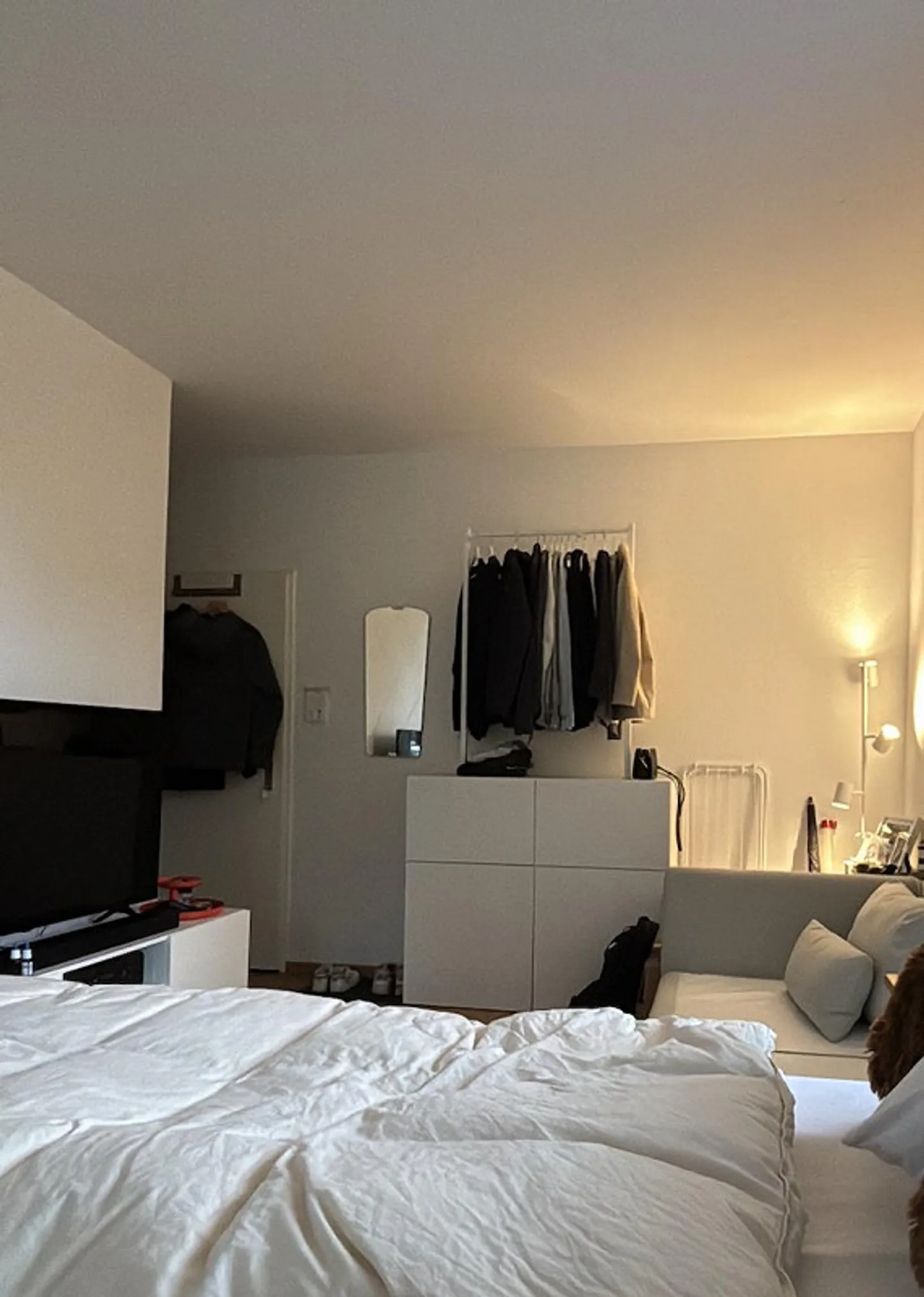 Helles Studio mit Balkon - Foto 2 von 10