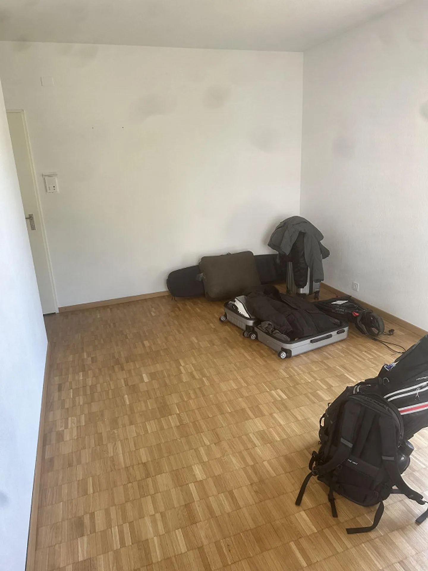 Helles Studio mit Balkon - Foto 4 von 10